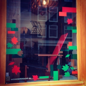 wonderwood-visitus-storewindows-fall2014-a