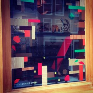 wonderwood-visitus-storewindows-fall2014-c